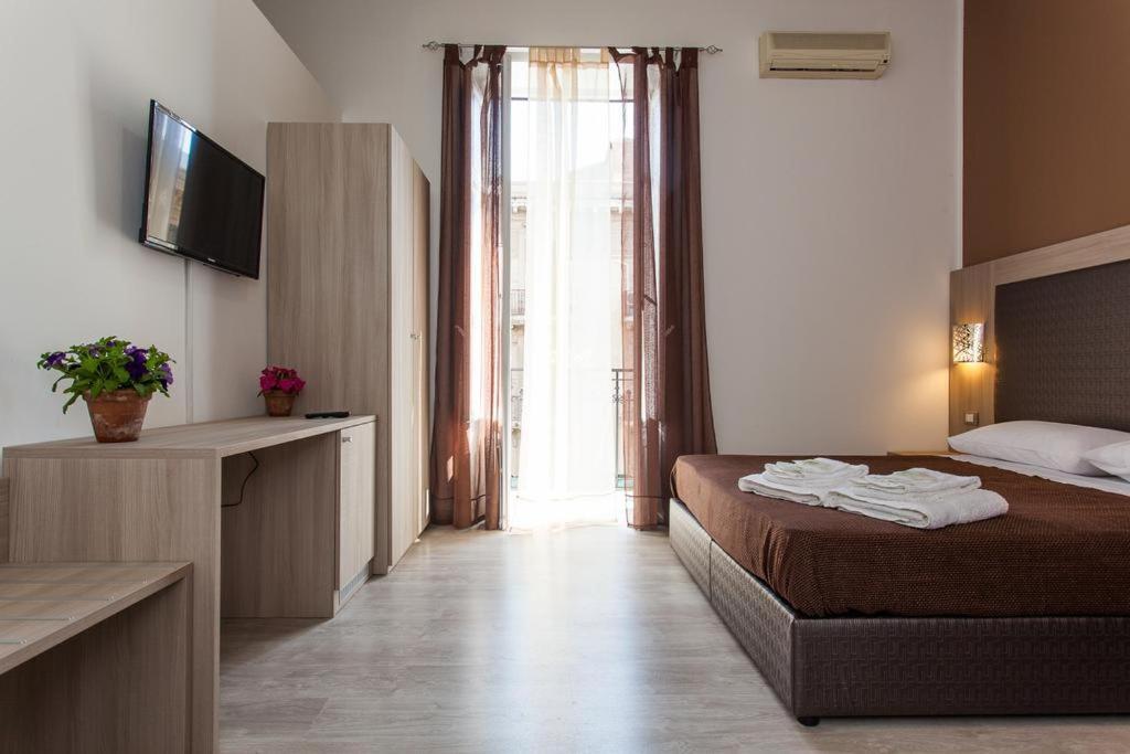 B&B Allisciari Palermo Bagian luar foto