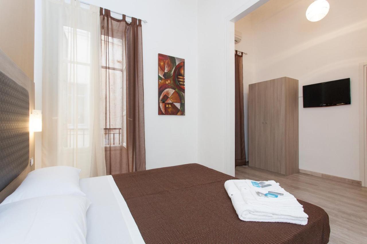 B&B Allisciari Palermo Bagian luar foto