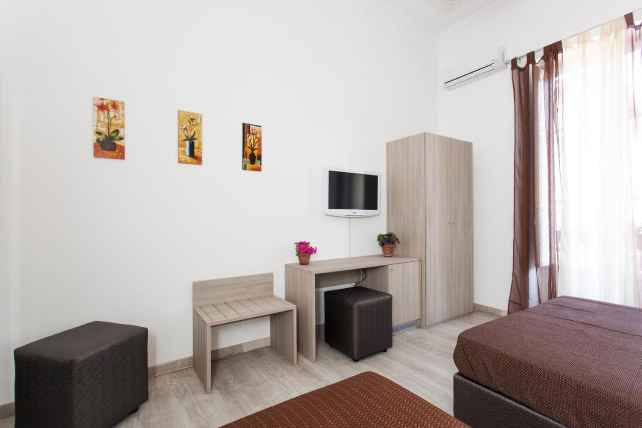 B&B Allisciari Palermo Bagian luar foto