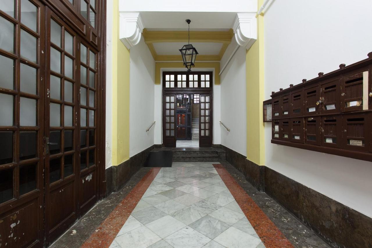 B&B Allisciari Palermo Bagian luar foto